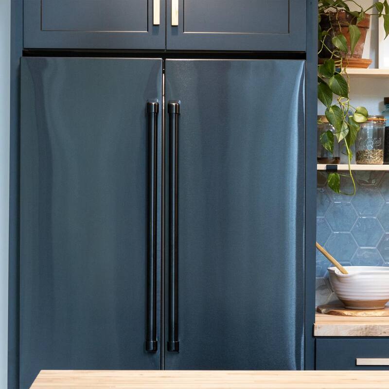 4-Door French Door Refrigerator with Internal Ice Maker S9592