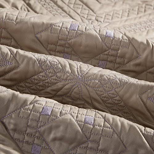Crystal Khaki Queen Quilt K9444