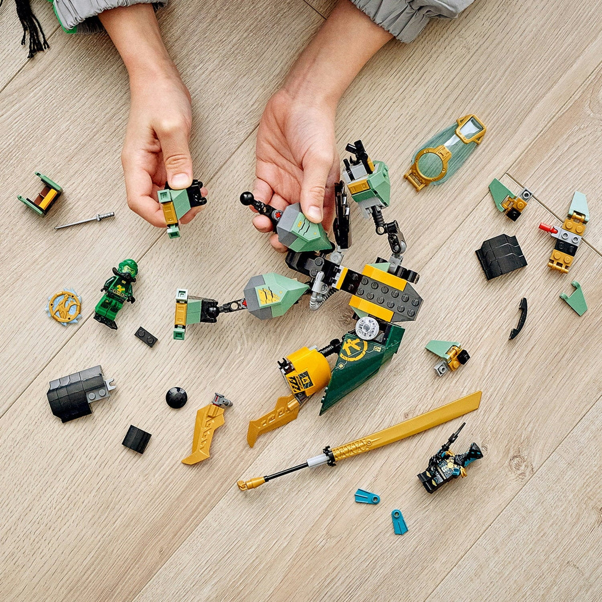 Lloyd's Hydro Mech Building Toy (228 Pieces) C2360