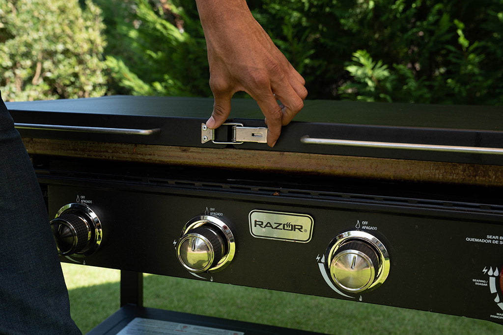 4-Burner Griddle with Folding Shelves H1529