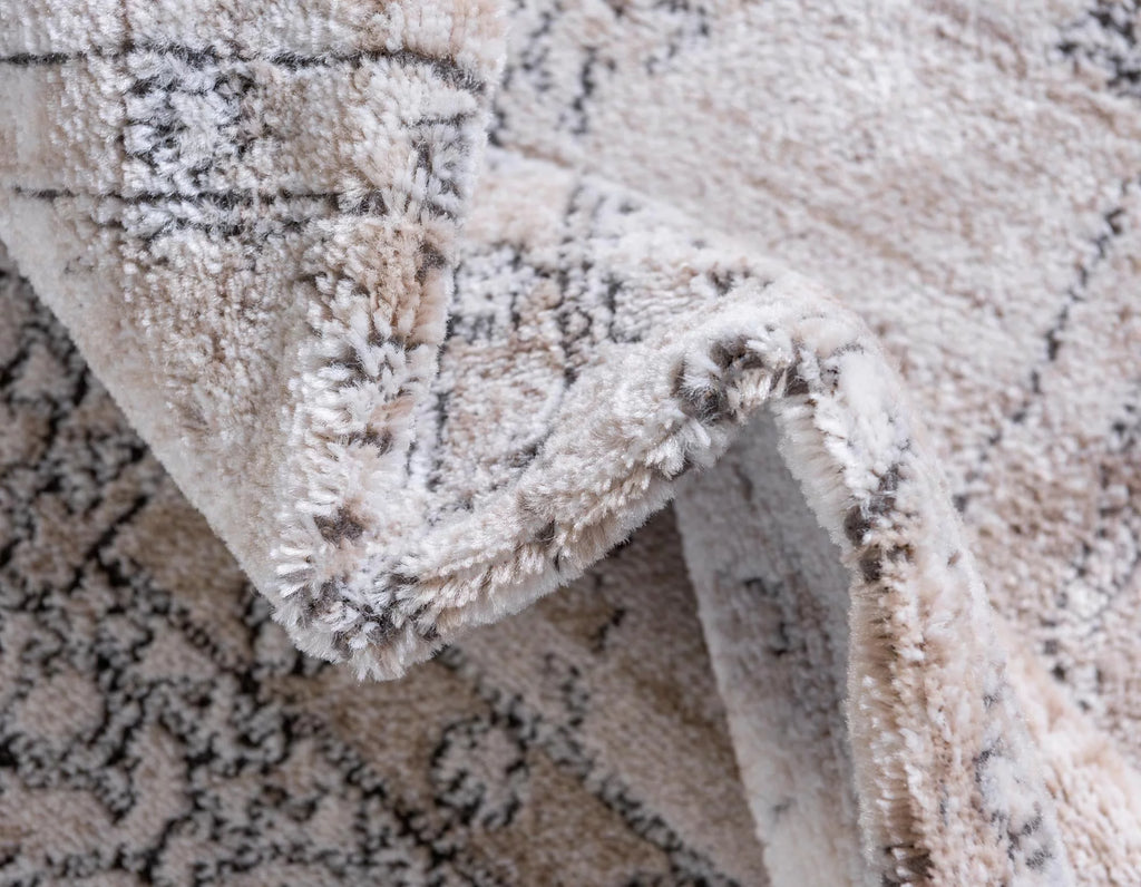 9' x 12' Ivory Low-Pile Rug U7581