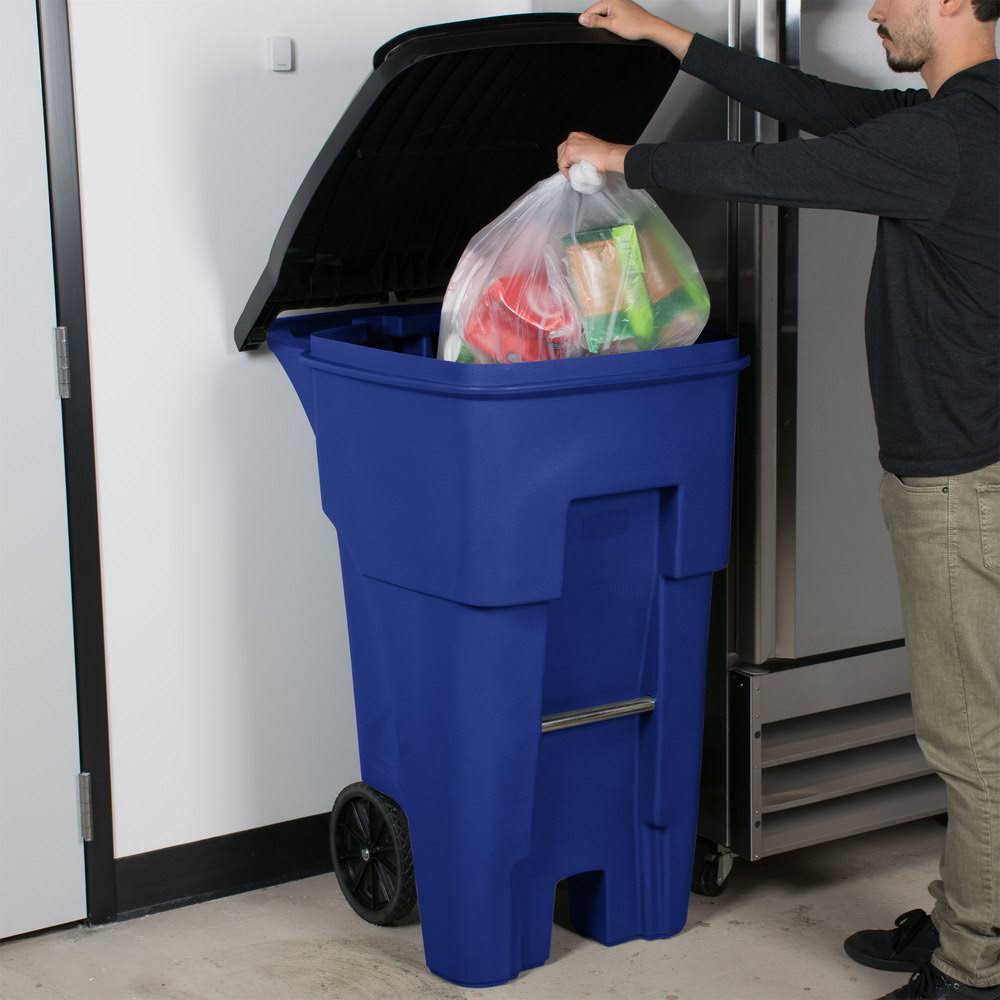 65 gal. Blue Rectangular Trash Can P424