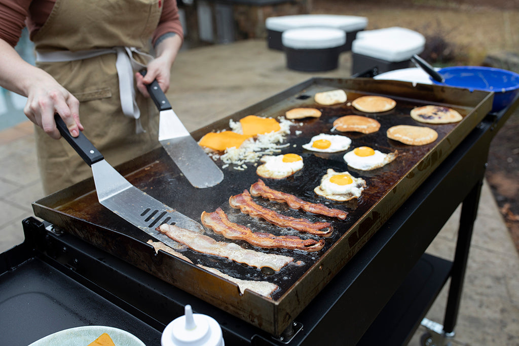 4-Burner Griddle with Folding Shelves H1529