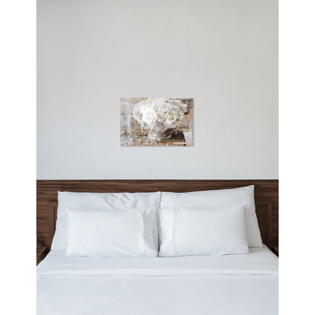 Serving Roses Canvas Art A735