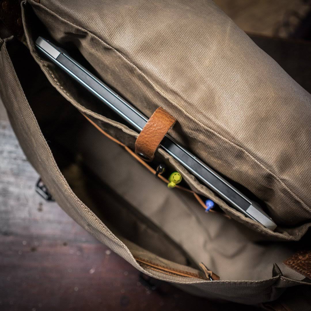 Waxed Canvas Messenger Bag G348294