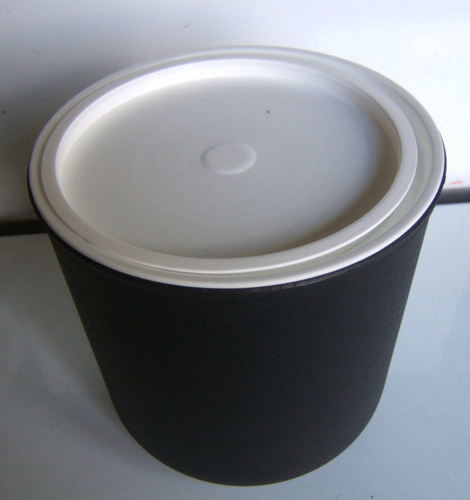 Black 2 qt. Cold Crock T924