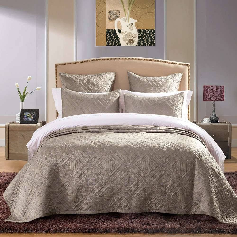 Crystal Khaki Queen Quilt K9444